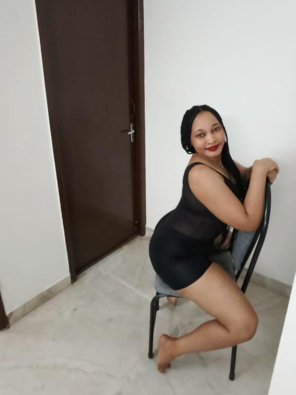 Hello darling.
Hello everyone hope you are well! My name is spicyTiff. I am the perfect package of sweet face, Toned body, and long legs with stunning curves. I am the perfect mixture of girl next doo