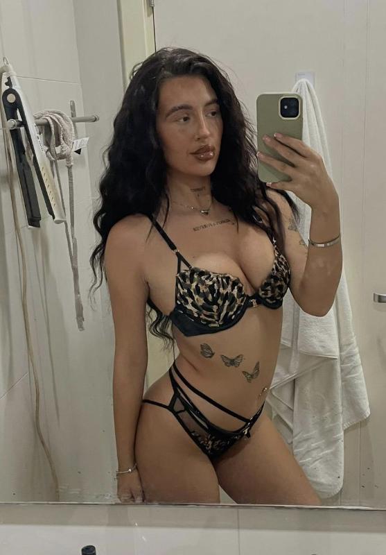 Hi babe! I’m Maya, your Elite British UK Babe! I’m a Fun outgoing young 20 Year old!  fun and playful, talkative and full of energy and definitely have a naughty side! I like to explore , very spontan