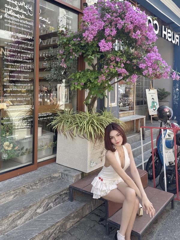 Hello dear 👩🏼
my name is Bell.I am a beautiful woman with bob hair and a good mood living in Phuket. If you want to meet me please send me a message and let's make an impression together.👩‍❤️‍👨