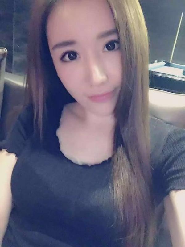 Asian young girl vivi want see you guys text me now baby