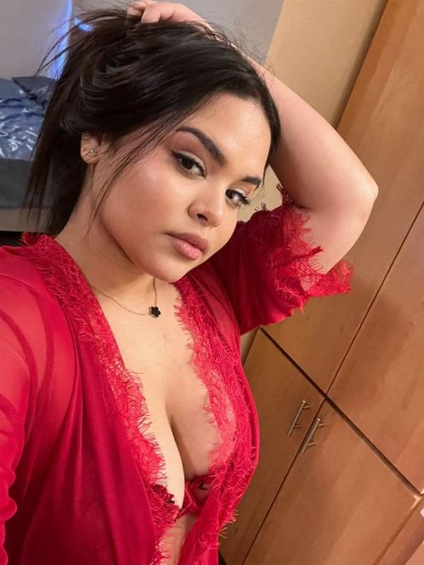 Sexy Latina wanting to have some fun