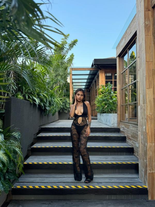 Hey! My name is SHANON. 22 years young, originally from Indonesia, simple, easy going, and fun to be with. I am a tiny girl with only 155cm and 48kg. I have a beautiful tatto and often to take care of