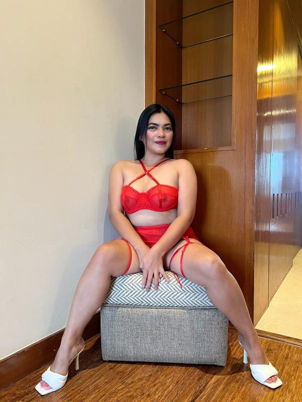 Welcome to My World of Enchantment!
Hi there, I'm Elena, a captivating blend of Filipina and Venezuelan heritage, here to take you on a thrilling journey through your deepest fantasies and desires. Wi