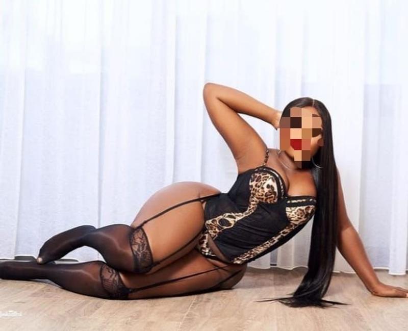 Dominate and dominatrix simone is here and am your favorite girl who likes kinky play , who likes to give sloppy blow job, I don’t rush in my session either on dominate or dominatrix, my services are