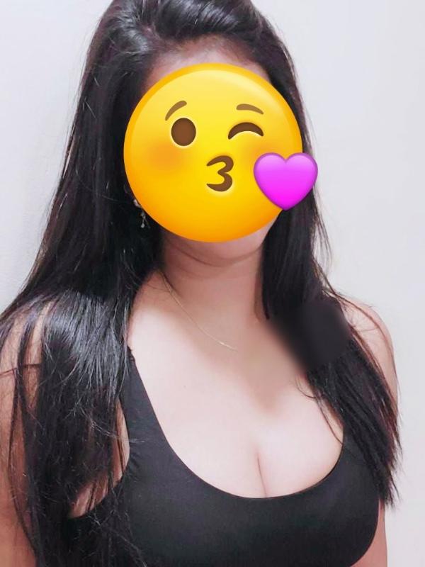 Rasika, 24 yr, independent girl, 
Absolutely natural pix. No filters applied