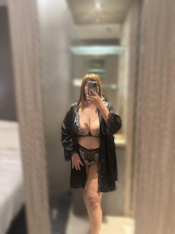 Hello dear Gentlemen!
My name's Jasmine I am chubby BBW big boobs and 
I am real women ￼￼. If you fan of big boobs I am the one for you. My boobs is real big and natural. I am independent escort and n