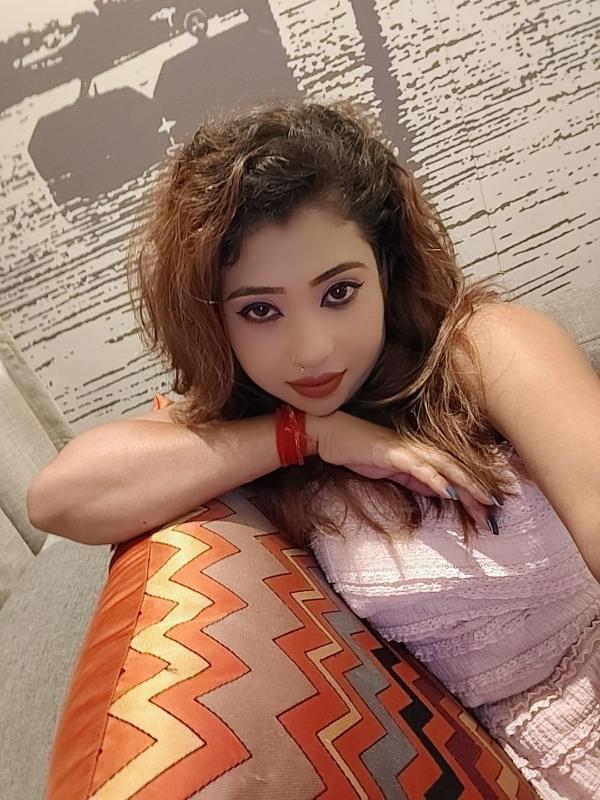 Hii myself "RADHIKA"the indipendent escort service provider in kolkata.i know the right way to satisfy you with my sensuality and seductiveness, beside me you will feel well at ease to enjoy your mome