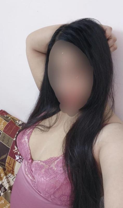 gentlemen , my name is  sonali from Mumbai 
I am an explosive Indian with a very sweet attitude. I stay in Mumbai