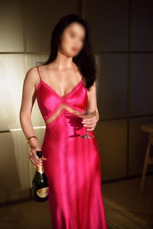 Hello, I am so glad you took the time to learn more about me. Beautiful woman, I am 5’1” with a slim, athletic build, complemented by natural brown hair, captivating green eyes, soft lips, and smooth