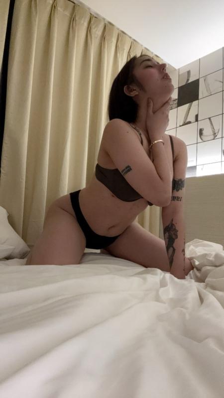 Hi Everyone! Im freya marie babe your sweet gorgeous girl Just Arrived!
I got everything that you’re looking for a sensual bed companion! With my hot curves and natural big boobies plus my expertise i