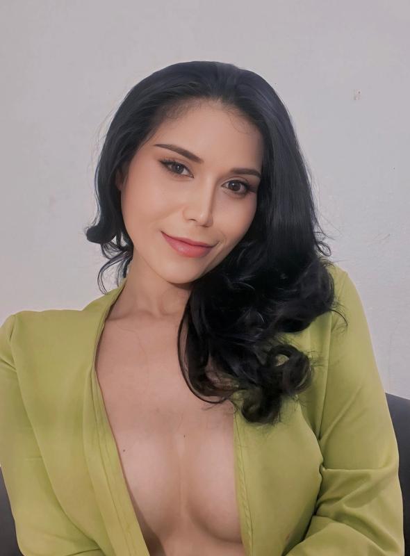 Hello 🙏🏻Guy My name is Julia I’m 27 years old❤️ I’m from Thailand 🇹🇭mixed Philippines 🇵🇭 I’m half-caste👌I’m beautiful women and very friendly,joyful good Entertaining take care of us🤟🏻💋 it you need to