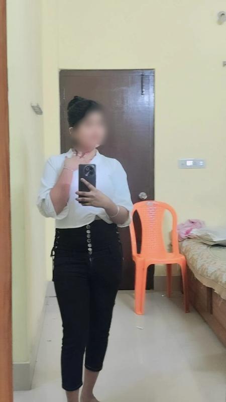 I Dolly, a self-sufficient 24-year-old staying with my another 2 friends. I can accept all the UPI payments but cash in hand is preferable. Because it is safe for both of us.
You can contact me via Wh