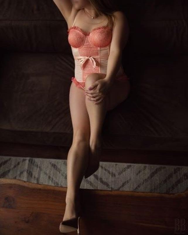 I'm a sweet, caring, compassionate lady who has qualified massage skills.
The soft girl next door that loves to take care of you. 
Skilled hands to work out your tensions and a soft touch to excite yo